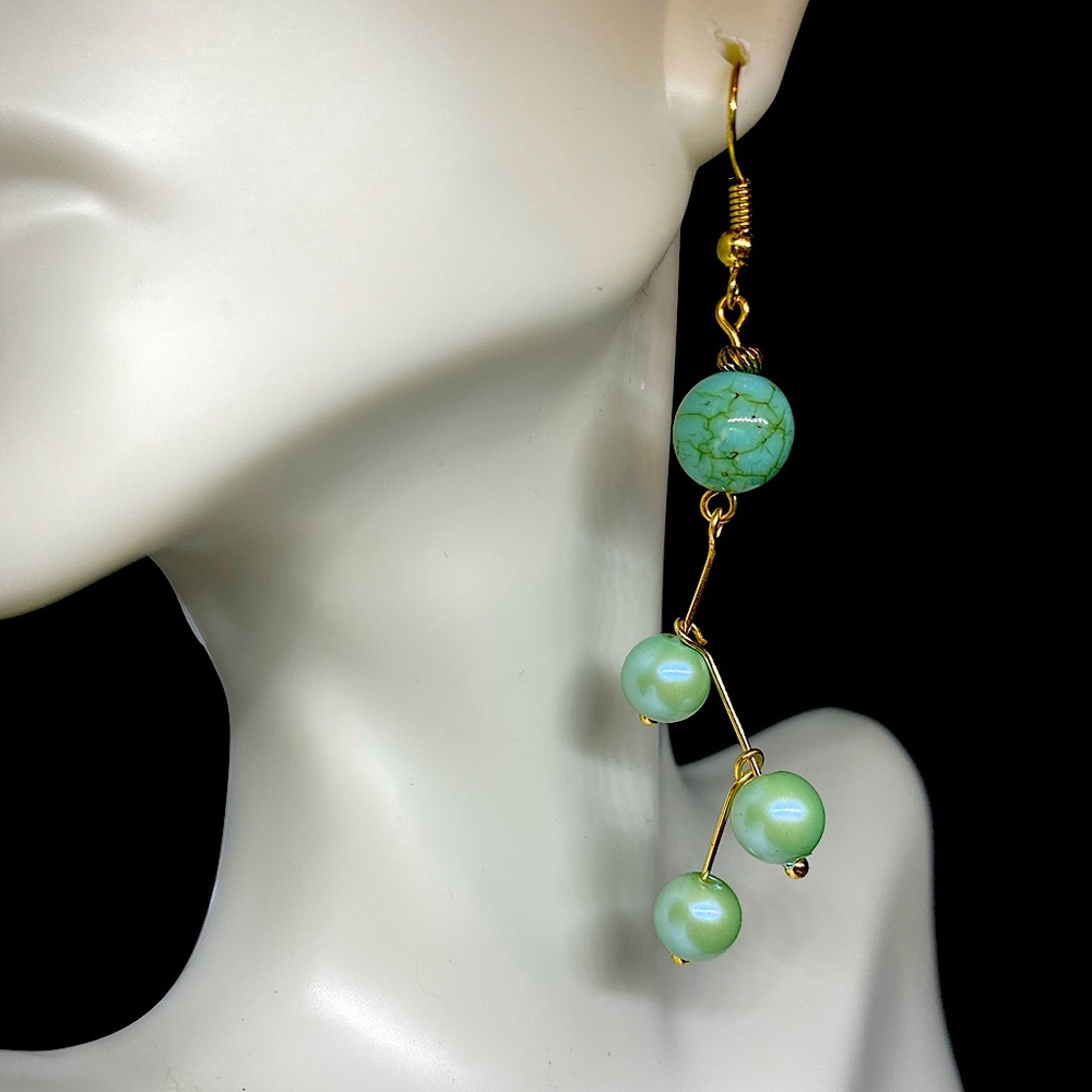 Turquoise elegant beaded pearl earrings
